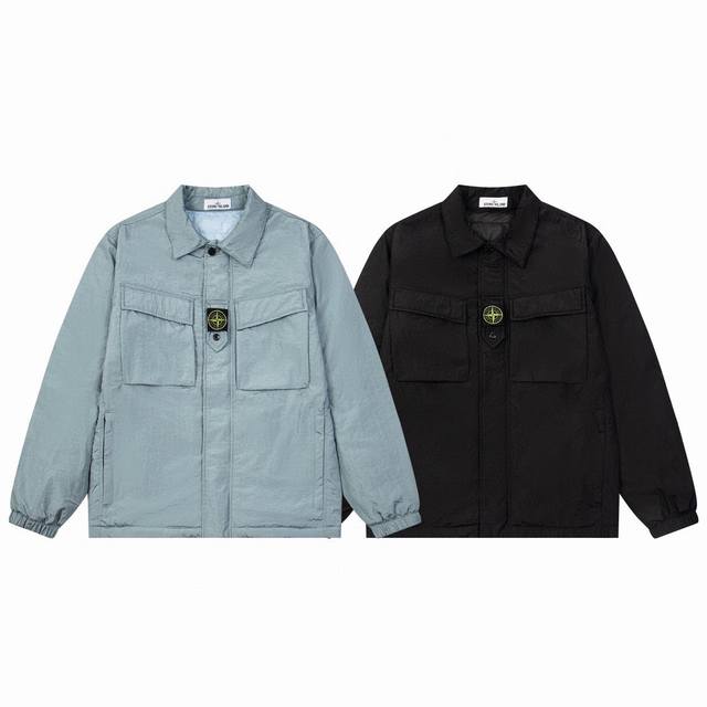 款号：Y946 Stone Island石头岛 Fw23纯色尖领单排扣长袖夹克绗棉外套 独家制作的面料让这件衣服成为当下最火的搭配利器！ 颜色，版型，辅料及每一