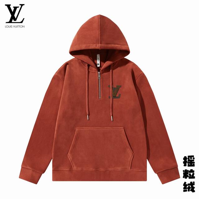 直 品牌 Lv 路易威登 独家专供最新秋冬时尚连帽摇粒绒外套，经典设计感与颜值爆棚的外套，品质更是无法挑剔品控可以直接入手，不容过错的高端臻品！通过细节图片便可