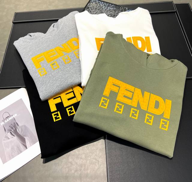 Fendi 芬迪2024年新款秋冬连帽卫衣420克，最新字母发泡绒两种工艺搭配，经过两次压制造，加上植绒f一整个色彩独特，工艺足！很有质感！男女版型皆有同款！