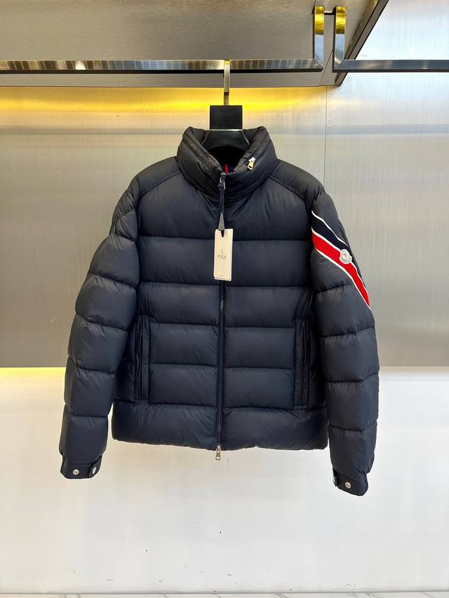 顶级版本 Moncler 蒙口 鸭绒 、Solayan系列男士三色饰边短款羽绒夹克外套.特级鹅绒填充.最细腻最轻便最工整的面料. Solayan男士短款羽绒夹克