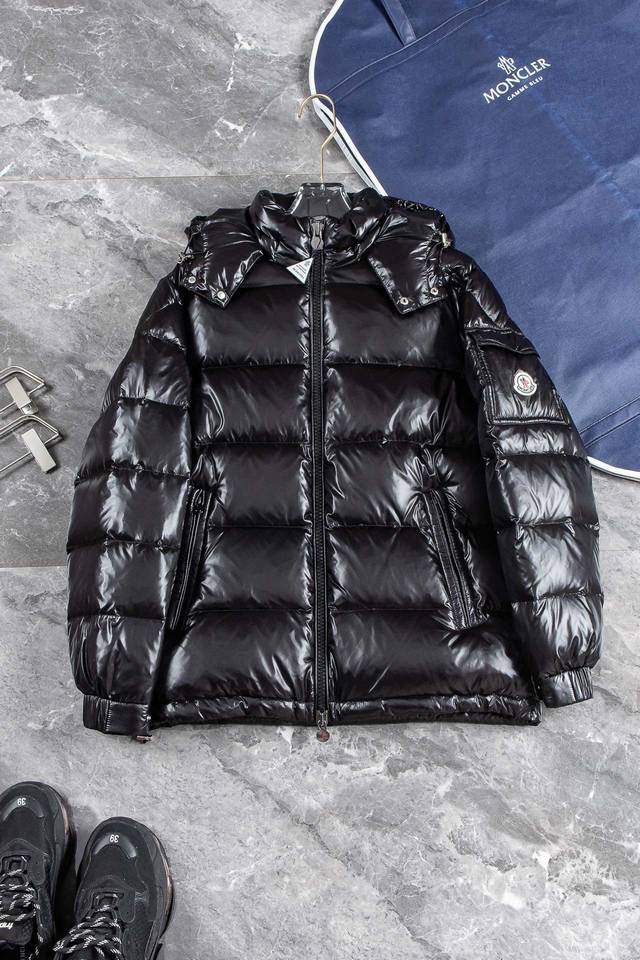 8 Moncler Maya系列滑雪季 经典绗缝拉链短款防水连帽保暖羽绒服！全网顶级版本 拒绝通货！充绒量全国最高！实拍货，所见即所得！ 代购级 ！！历史上最好